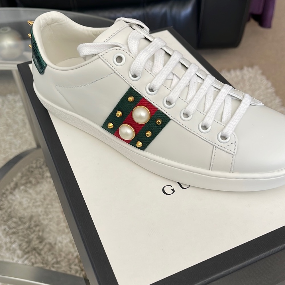 Authentic Brand New, Never warn gucci sneakers